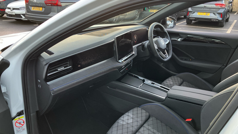 Volkswagen Passat 1.5 TSI eHybrid 272 R-Line 5dr DSG Estate